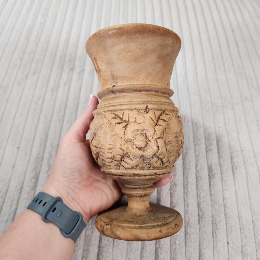 Carved turned vase olive wood? Very lightweight vintage U